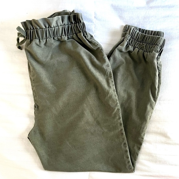 Art Class Stylish Girls Pants Size XXL (18)   Solid Green. New Condition - Picture 1 of 9